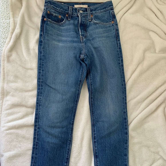 Levi's Wedgie Icon Jean - Picture 2 of 4